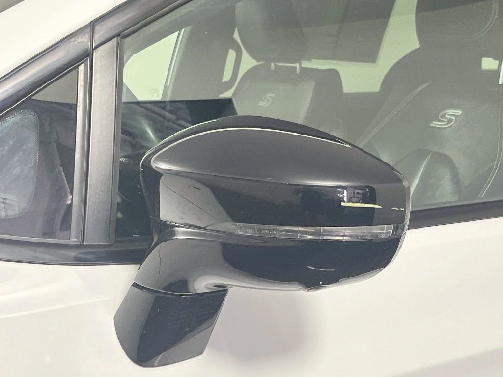 Used 2024 Chrysler Pacifica Limited FWD image 10
