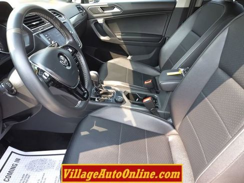 Used 2021 Volkswagen Tiguan SE image 20