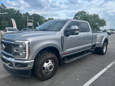 Used 2024 Ford F350 Lariat w/ Lariat Ultimate Package AWD/4WD image 3