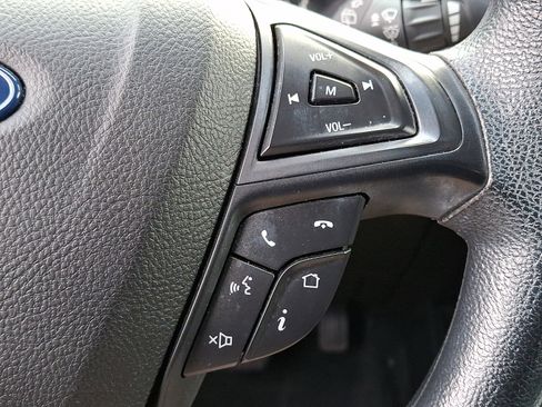 Used 2020 Ford Edge SE image 22