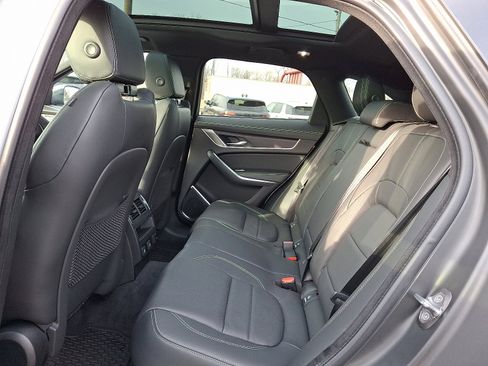 New 2025 Jaguar F-PACE R-Dynamic S image 5