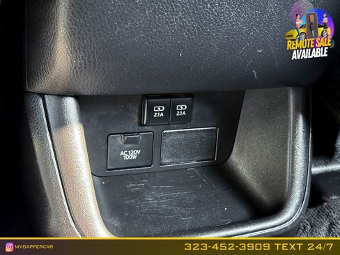 Used 2019 Toyota Highlander XLE FWD image 16