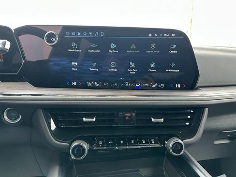 Certified 2025 Chevrolet Suburban Premier image 23