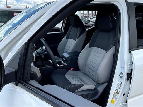 Used 2024 Toyota Tacoma TRD Sport w/ TRD Sport Upgrade Package image 8