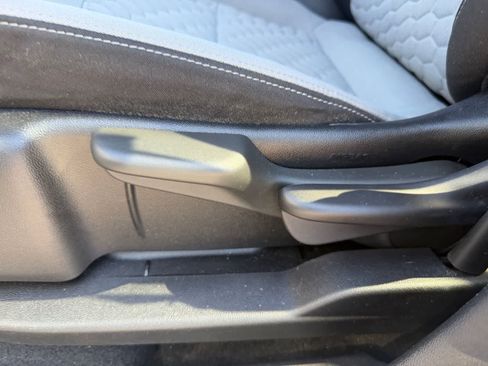 Used 2019 Chevrolet Equinox LS FWD image 13
