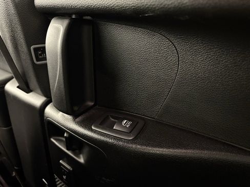 Used 2018 Chrysler Pacifica Limited w/ Advanced Safetytec Group image 13