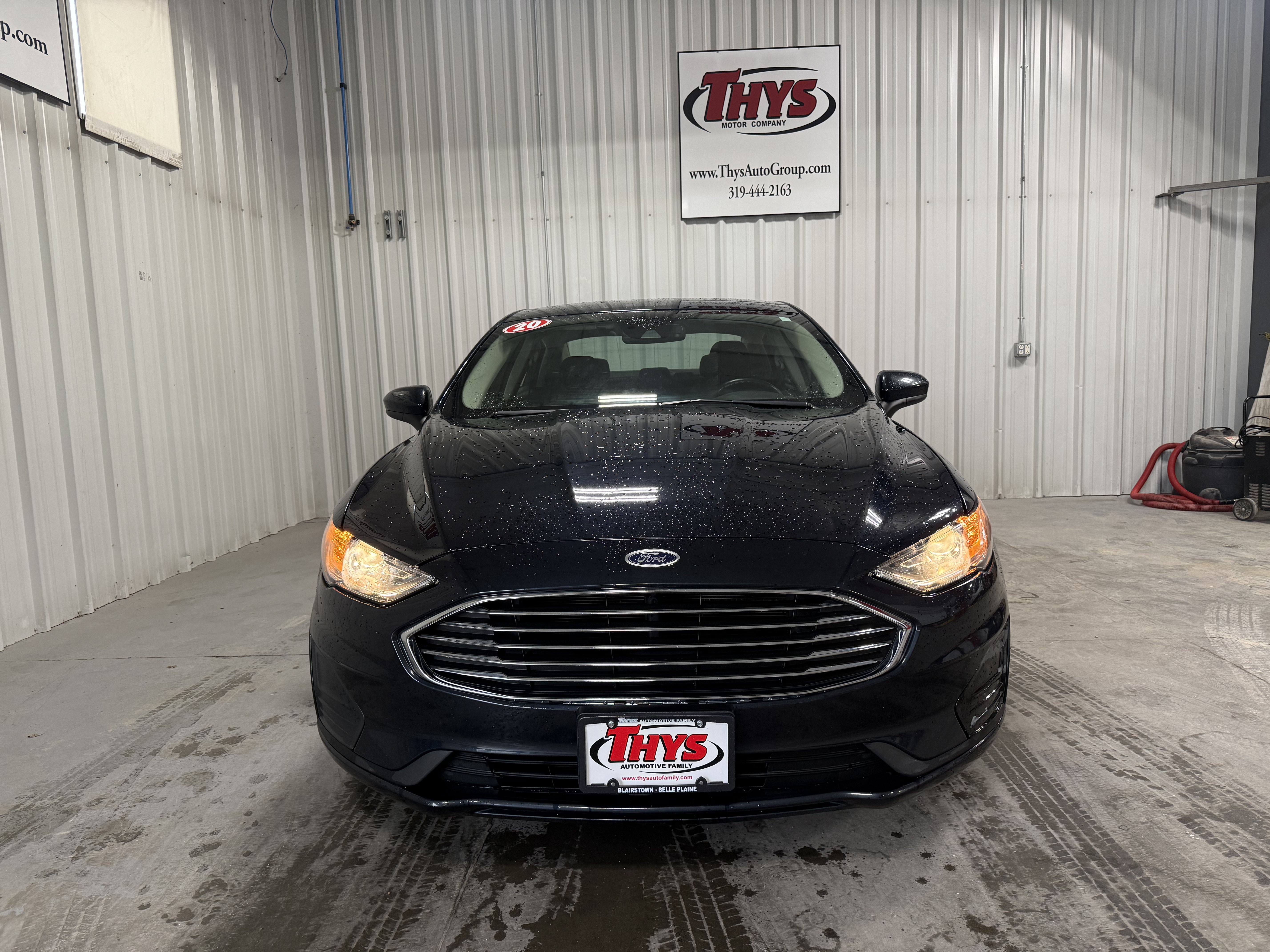 Used 2020 Ford Fusion SE FWD image 16