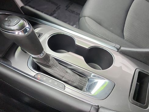 Used 2017 Chevrolet Malibu LT image 27