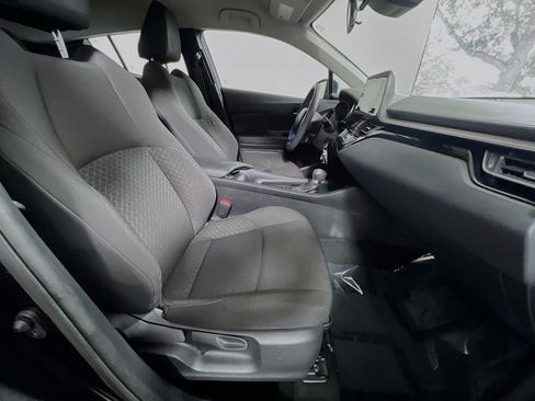Used 2021 Toyota C-HR LE image 30