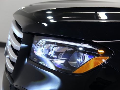 Used 2025 Mercedes-Benz GLS 450 4MATIC image 16