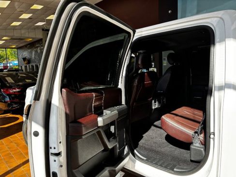 Used 2015 Ford F150 Platinum w/ Equipment Group 701A Luxury RWD image 22