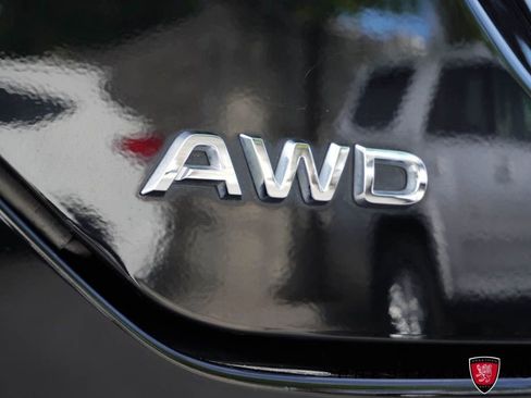 Used 2024 Honda Pilot Touring image 5