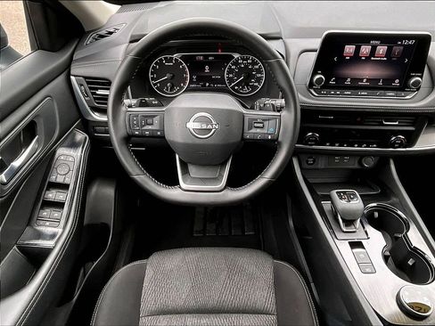 Certified 2026 Nissan Rogue SV AWD/4WD image 17