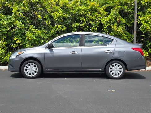 Used 2017 Nissan Versa SV FWD image 7