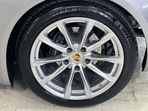 Certified 2025 Porsche 718 Cayman RWD image 13