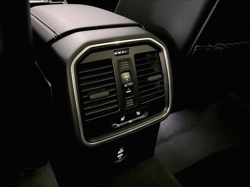 New 2026 Porsche Macan S image 27