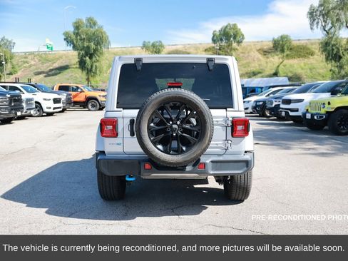 Used 2022 Jeep Wrangler Unlimited Sahara w/ Cold Weather Group image 4