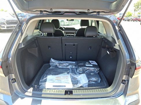 New 2025 Volkswagen Taos SE AWD/4WD image 19