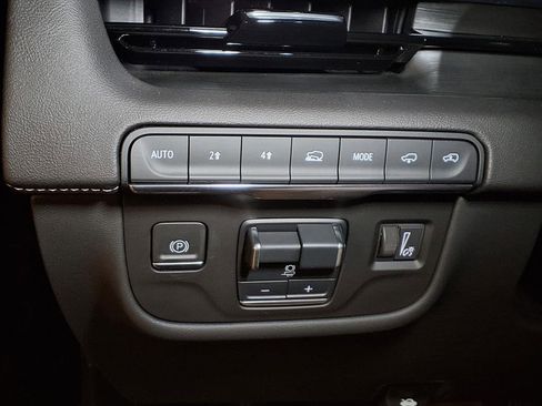 Certified 2024 Cadillac Escalade Premium Luxury w/ Performance Package image 13