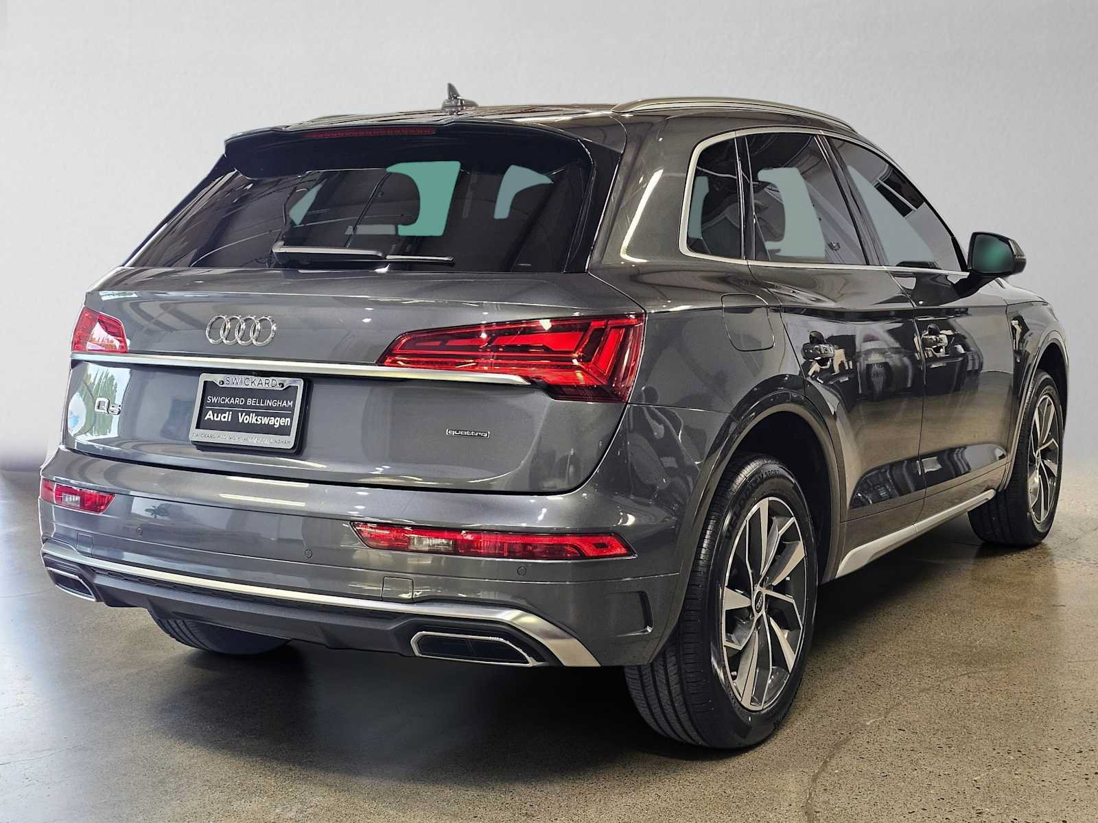 Used 2023 Audi Q5 2.0T Premium Plus w/ Premium Plus Package AWD/4WD image 3