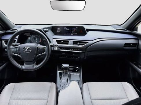 Used 2019 Lexus UX 200 w/ Premium Package FWD image 16