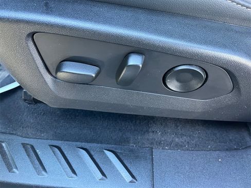 Used 2024 GMC Canyon Elevation w/ Elevation Premium Package image 15