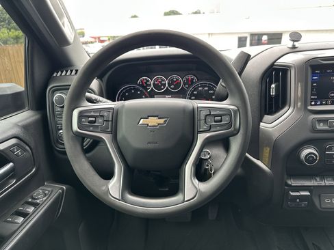 Used 2022 Chevrolet Silverado 2500 Custom w/ Custom Value Package AWD/4WD image 17