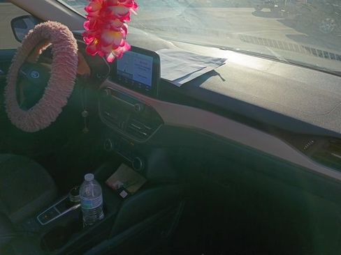 Used 2020 Ford Escape SE image 26