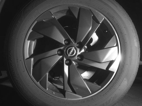Used 2025 Nissan Rogue SV FWD image 14