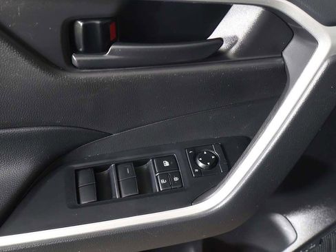 Used 2022 Toyota RAV4 LE AWD/4WD image 29