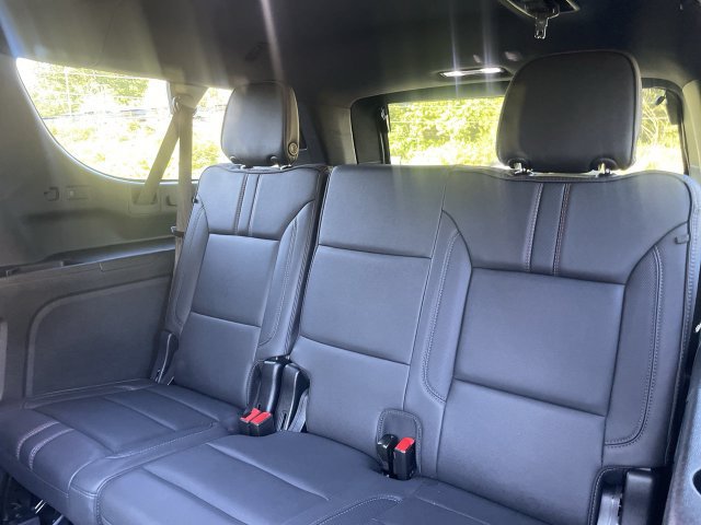 Certified 2025 Chevrolet Suburban RST w/ Advanced Technology Package AWD/4WD image 24