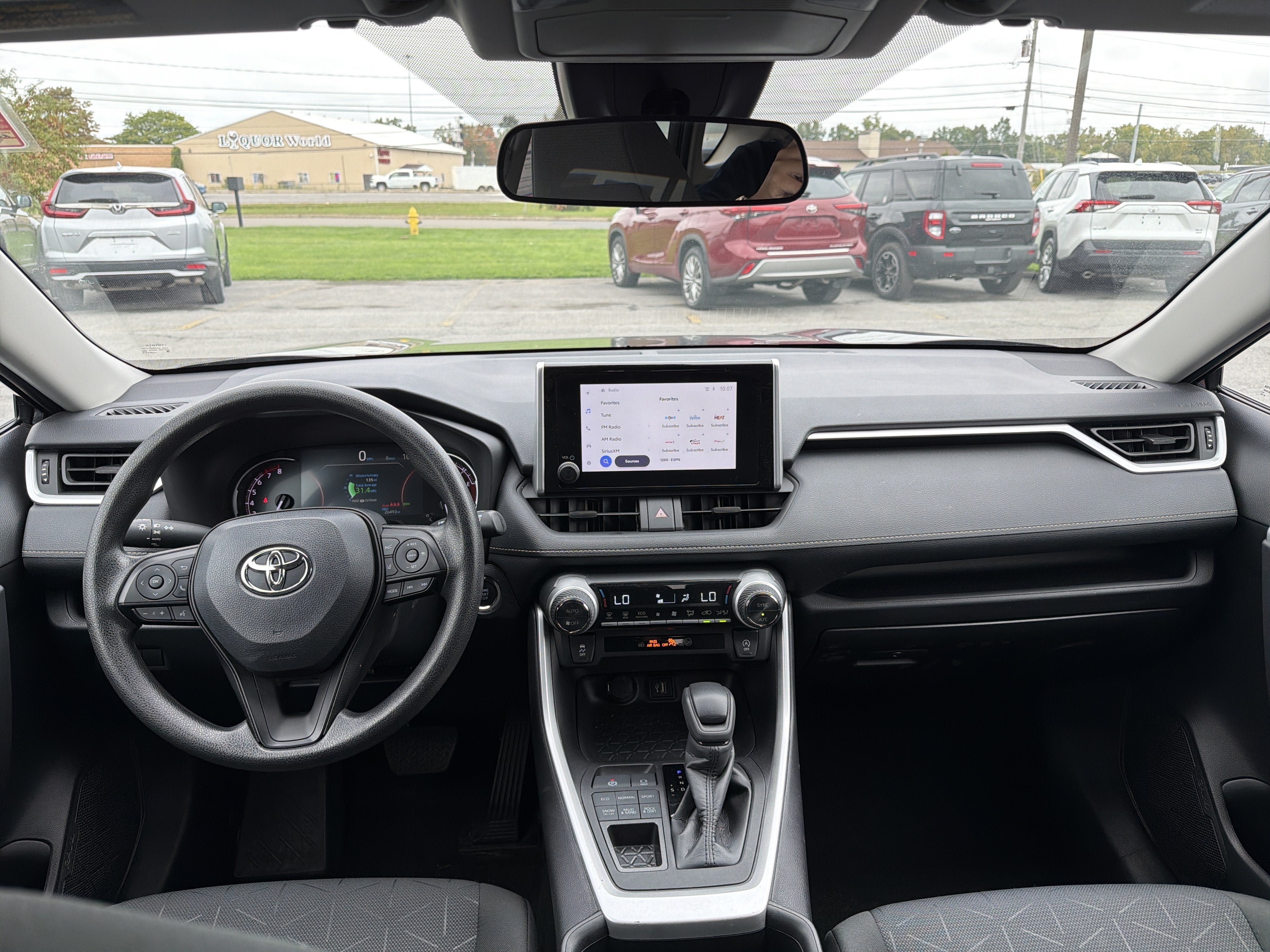 Used 2024 Toyota RAV4 XLE AWD/4WD image 12