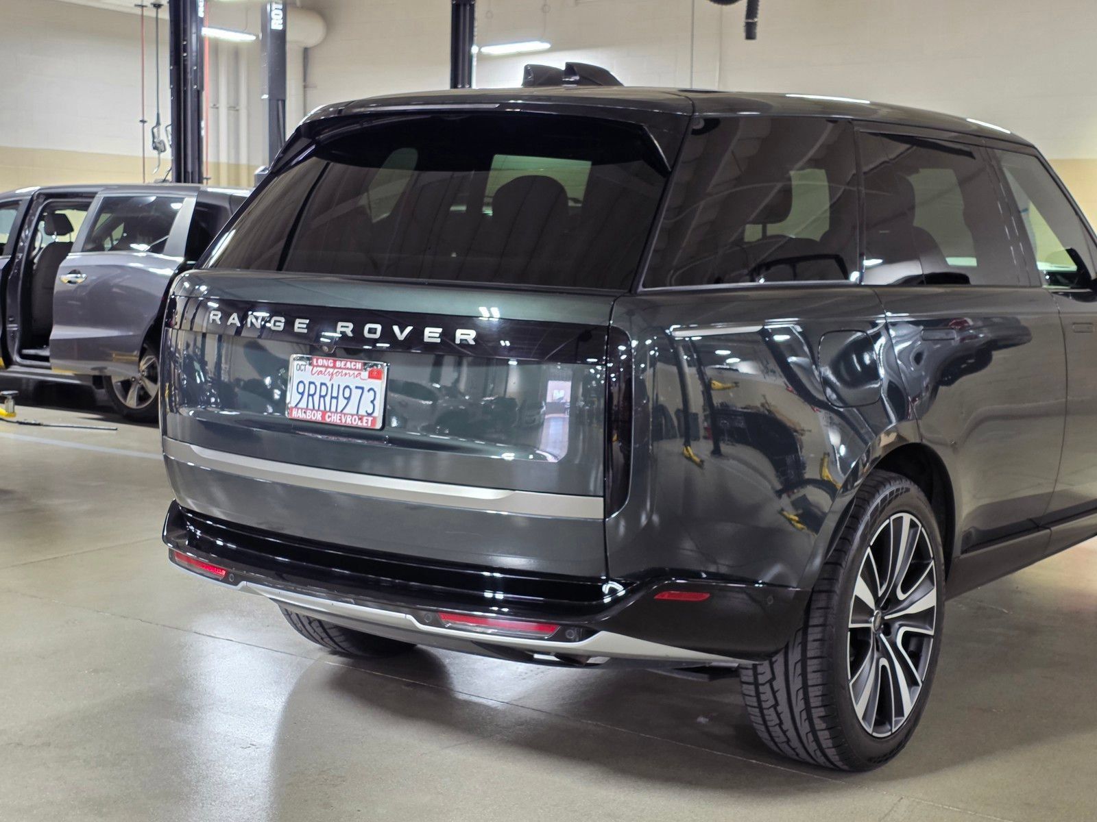 Used 2025 Land Rover Range Rover Long Wheelbase SE AWD/4WD image 11