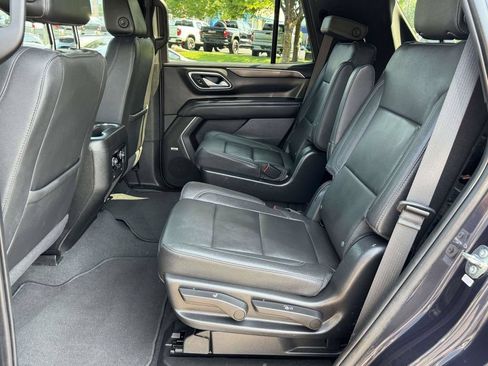 Used 2022 Chevrolet Tahoe LT w/ Luxury Package AWD/4WD image 19