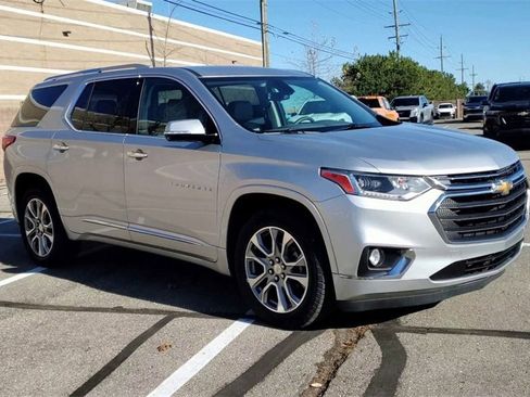 Certified 2018 Chevrolet Traverse Premier image 2