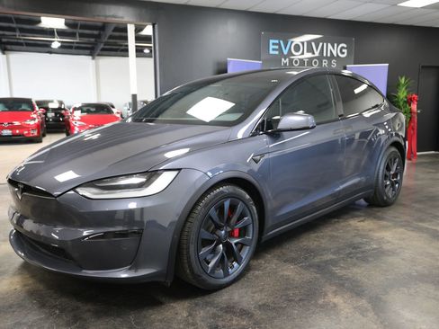 Used 2022 Tesla Model X Plaid image 4