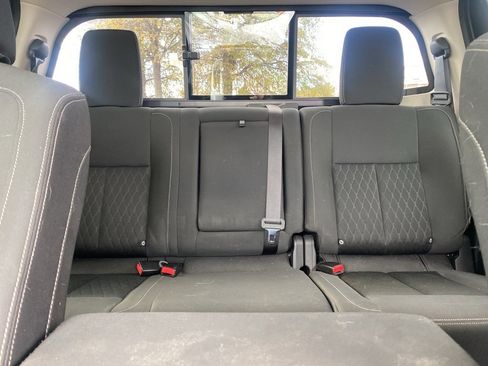 Used 2018 Nissan Titan SV image 28