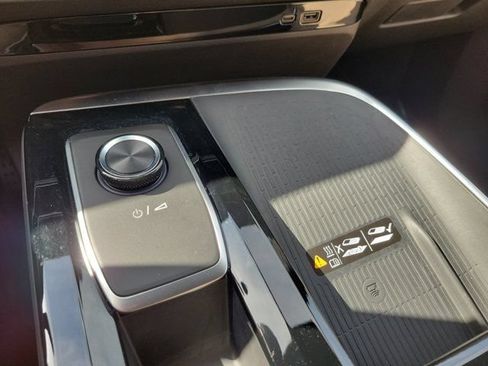 Used 2026 Buick Enclave Preferred w/ Power Package FWD image 32