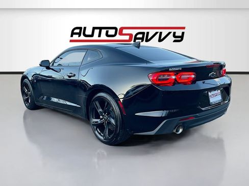 Used 2024 Chevrolet Camaro LT w/ Technology Package image 5