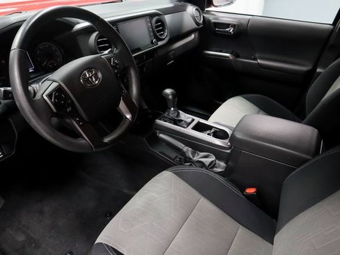 Used 2022 Toyota Tacoma TRD Sport image 22