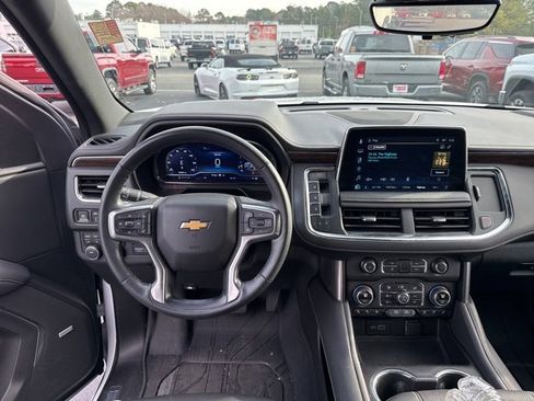 Used 2024 Chevrolet Suburban Premier image 14