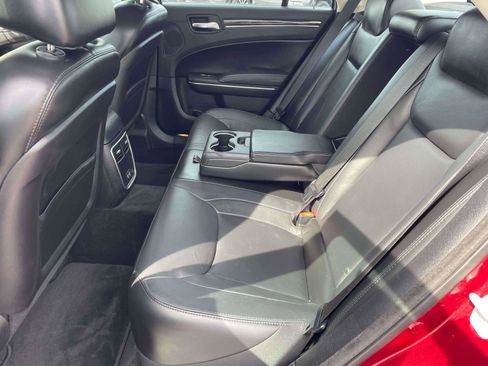Used 2016 Chrysler 300 Limited RWD image 6