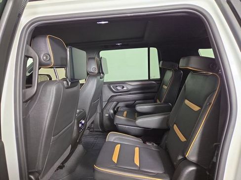 Used 2024 GMC Yukon XL AT4 w/ Technology Package AWD/4WD image 18