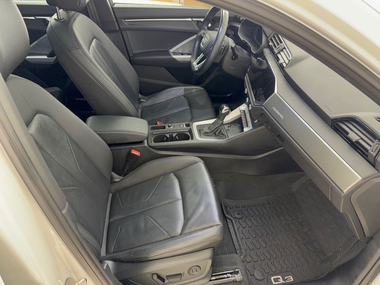 Used 2024 Audi Q3 2.0T Premium AWD/4WD image 30