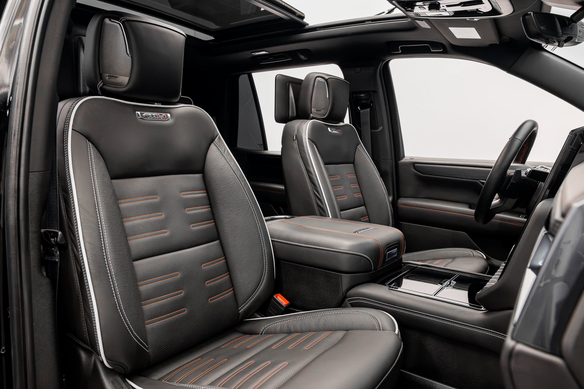 Used 2026 GMC Yukon AT4 Ultimate w/ LPO, Floor Liner Package AWD/4WD image 31