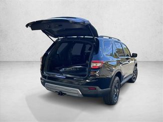 New 2025 Honda Pilot TrailSport video 2