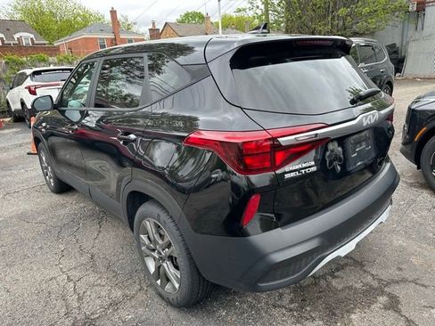 Used 2023 Kia Seltos LX AWD/4WD image 6