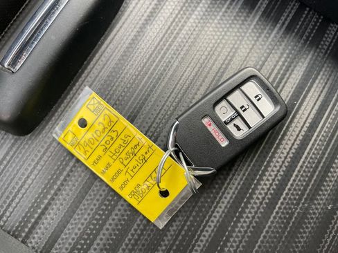 Used 2023 Honda Passport TrailSport image 4