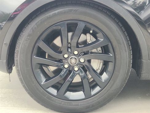 Used 2019 Land Rover Discovery HSE image 12