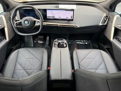 Used 2026 BMW iX xDrive45 w/ Premium Package image 32